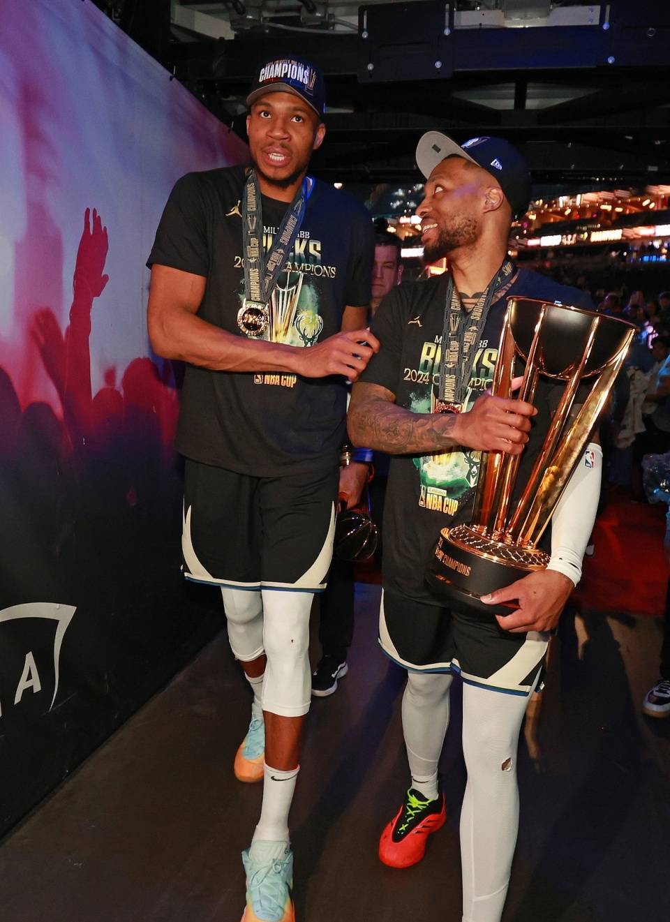 密尔沃基雄鹿发布备战花絮；今夜再遭质疑；CBA常规赛任务艰巨；球探报告显示潜力的简单介绍